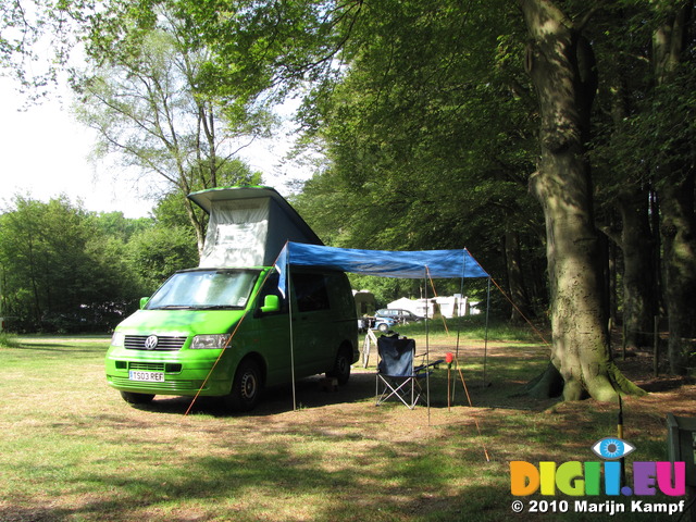 SX14911 Campervan with awning on Camping Warnsborn